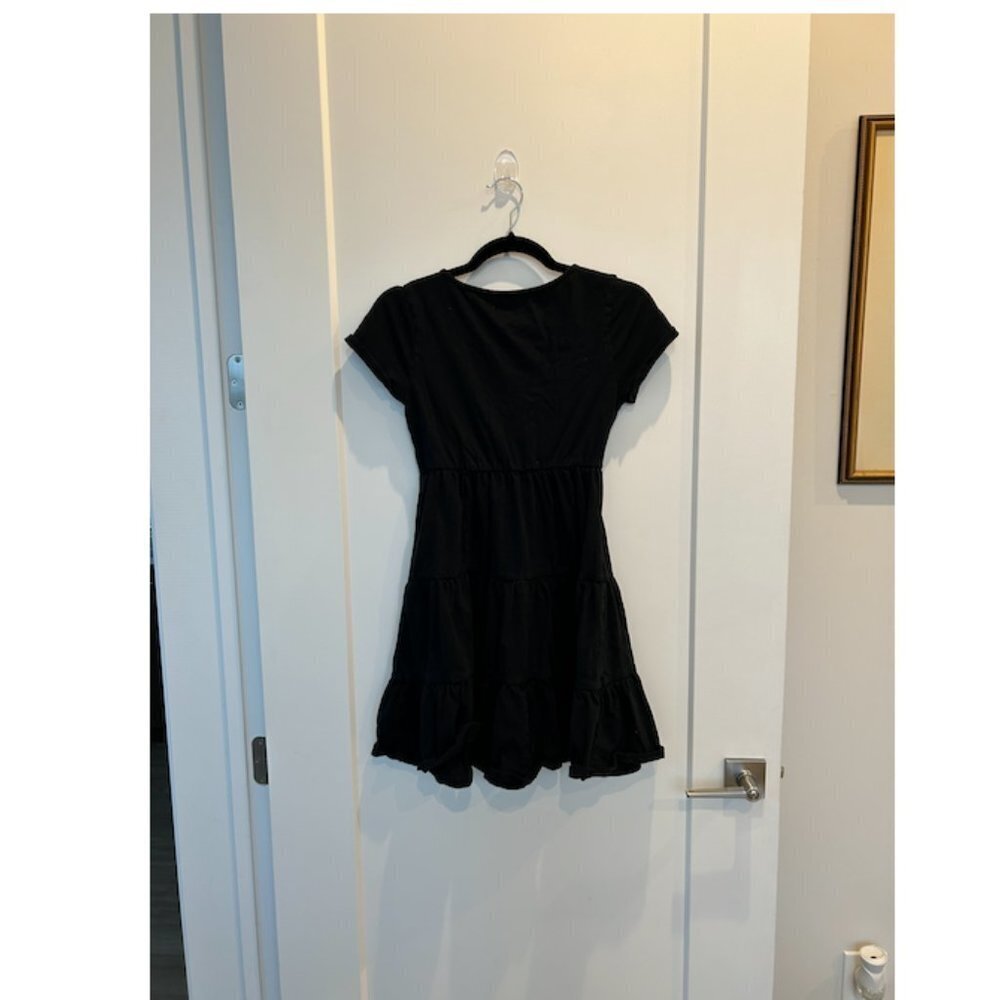 black dress - Picture 5 of 5